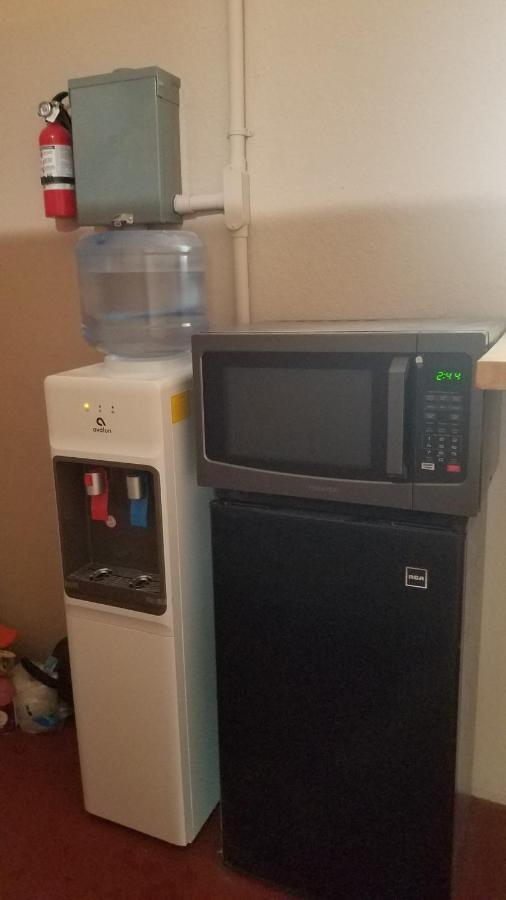 ホテルSmitty'S Hideaway トウェンティナイン・パームズ エクステリア 写真